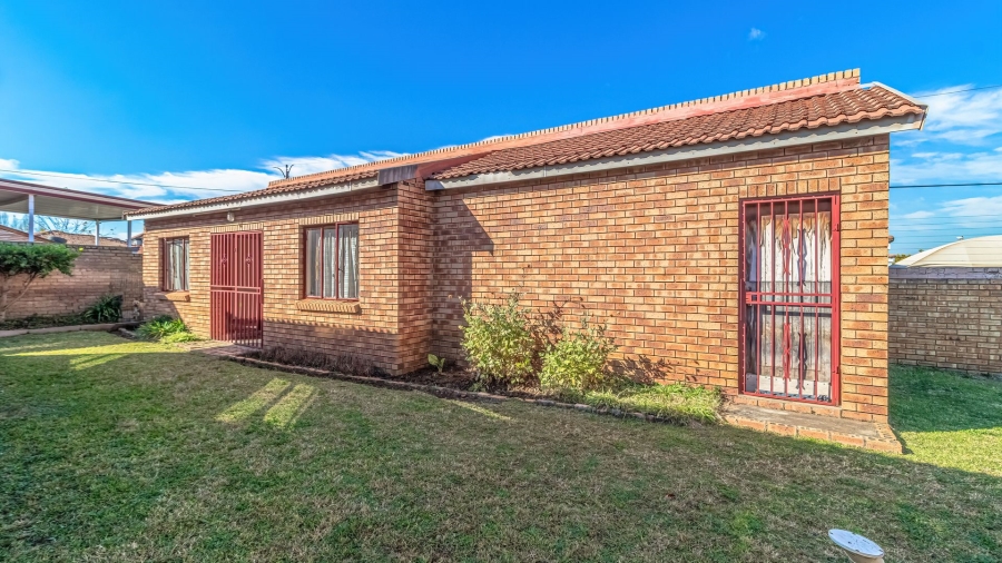 3 Bedroom Property for Sale in Liefde en Vrede Gauteng