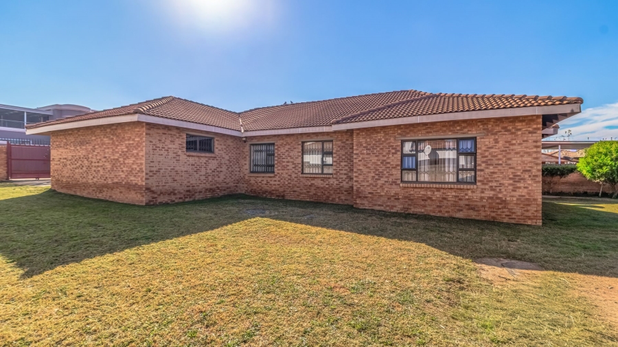 3 Bedroom Property for Sale in Liefde en Vrede Gauteng