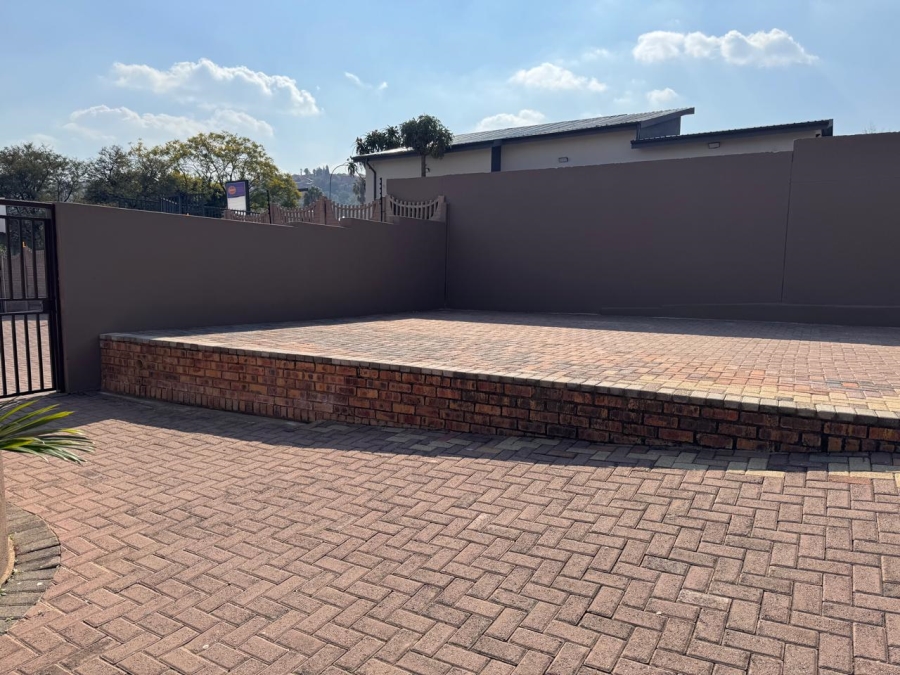 To Let Commercial Property for Rent in Mulbarton Gauteng