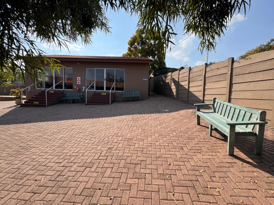 To Let Commercial Property for Rent in Mulbarton Gauteng