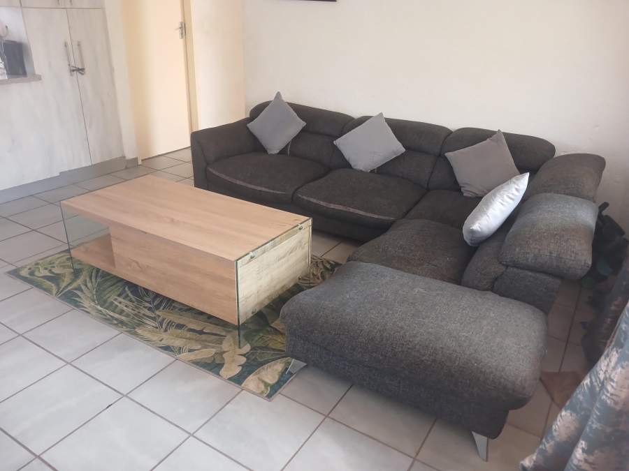 2 Bedroom Property for Sale in Die Hoewes Gauteng