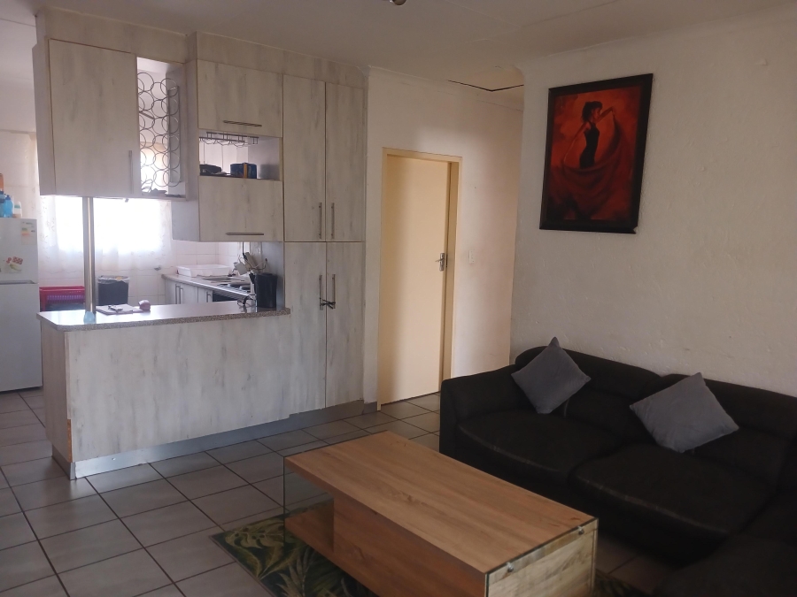 2 Bedroom Property for Sale in Die Hoewes Gauteng