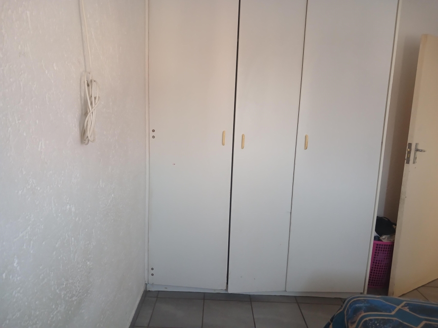 2 Bedroom Property for Sale in Die Hoewes Gauteng