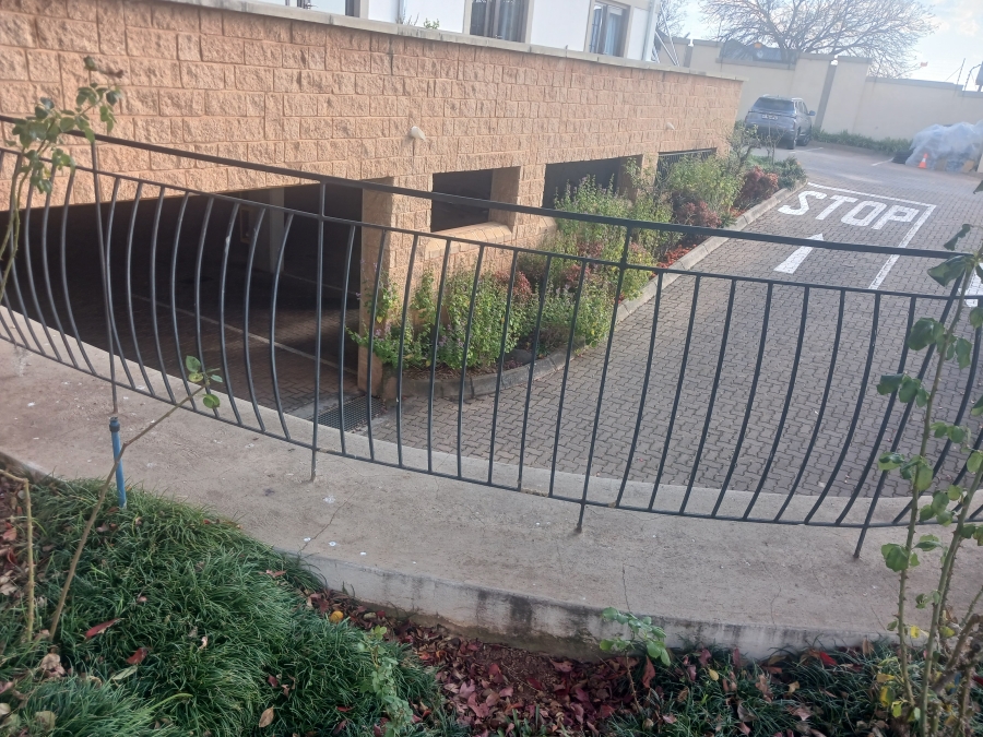 2 Bedroom Property for Sale in Rietvalleirand Gauteng