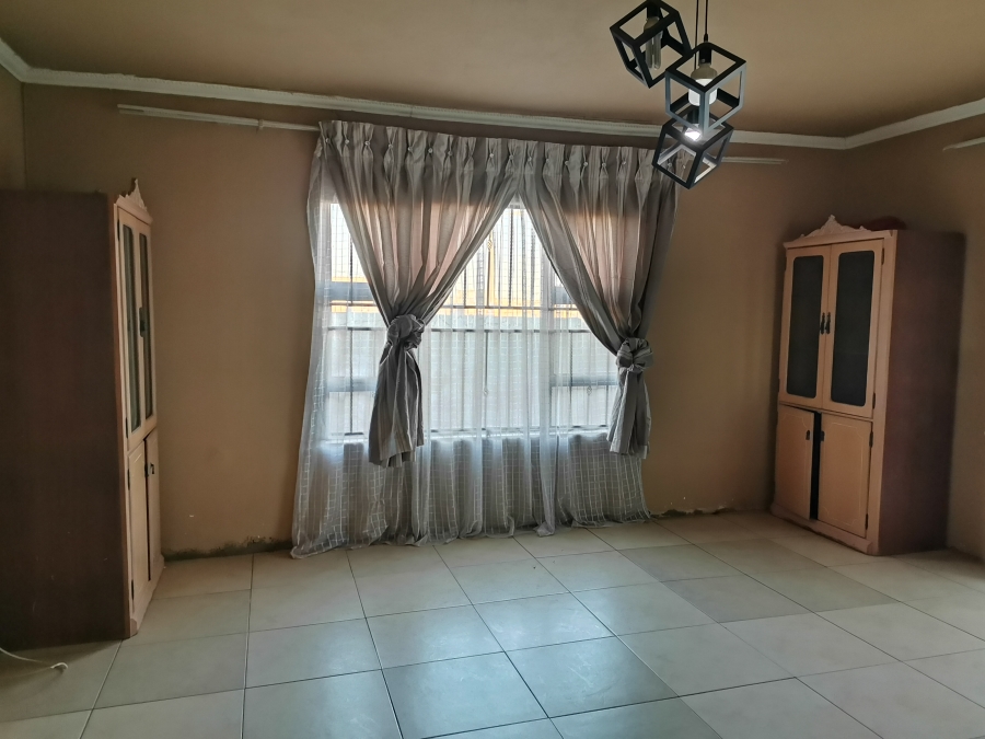 3 Bedroom Property for Sale in Tshepisong Gauteng