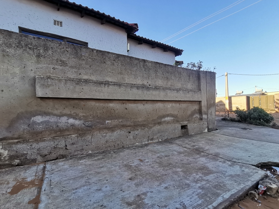3 Bedroom Property for Sale in Tshepisong Gauteng