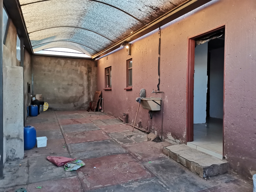3 Bedroom Property for Sale in Tshepisong Gauteng