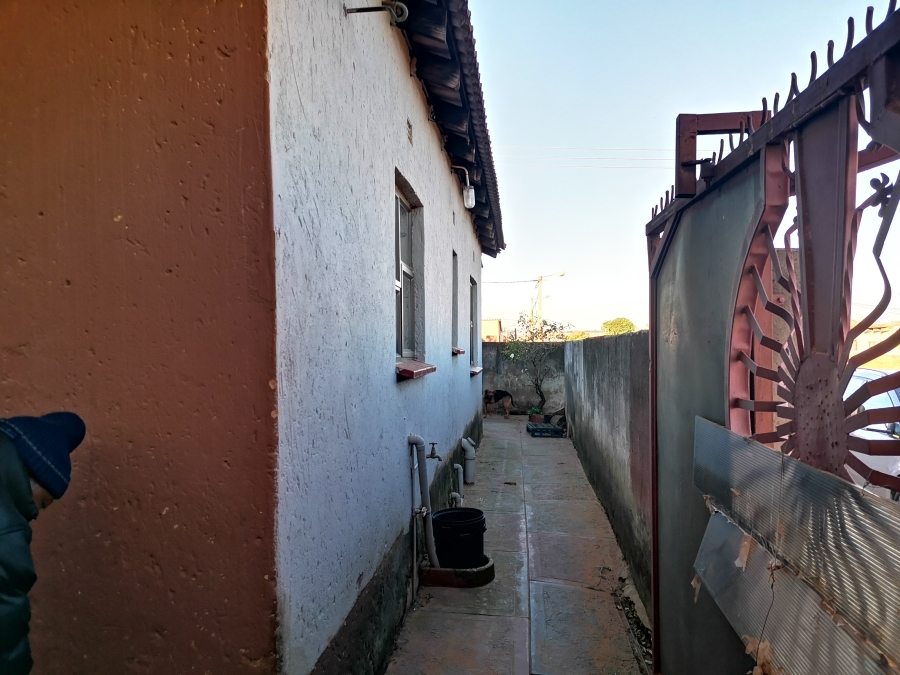 3 Bedroom Property for Sale in Tshepisong Gauteng