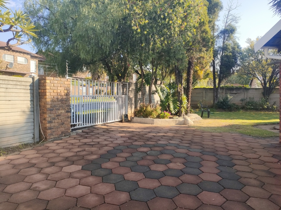 3 Bedroom Property for Sale in Eden Glen Gauteng