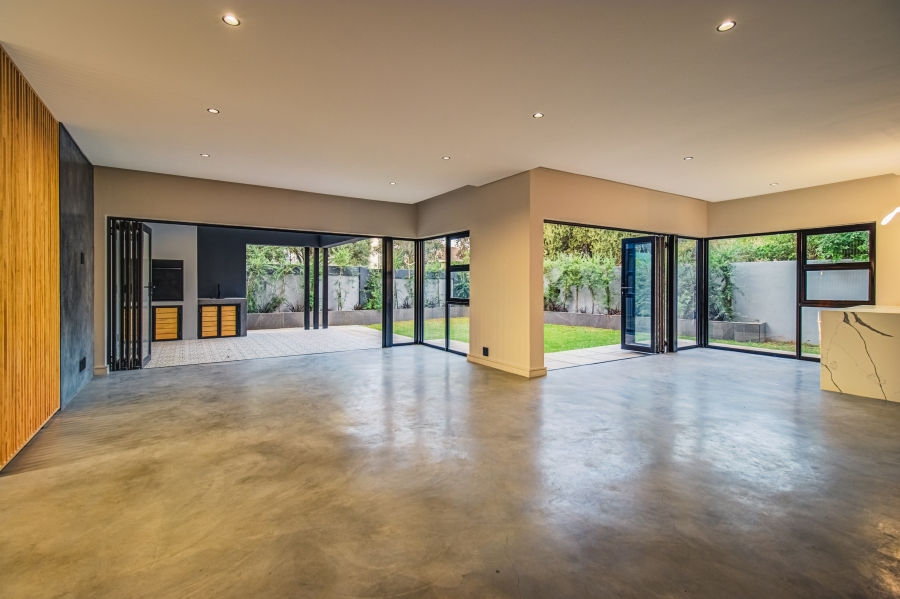 4 Bedroom Property for Sale in Parkhaven Gauteng