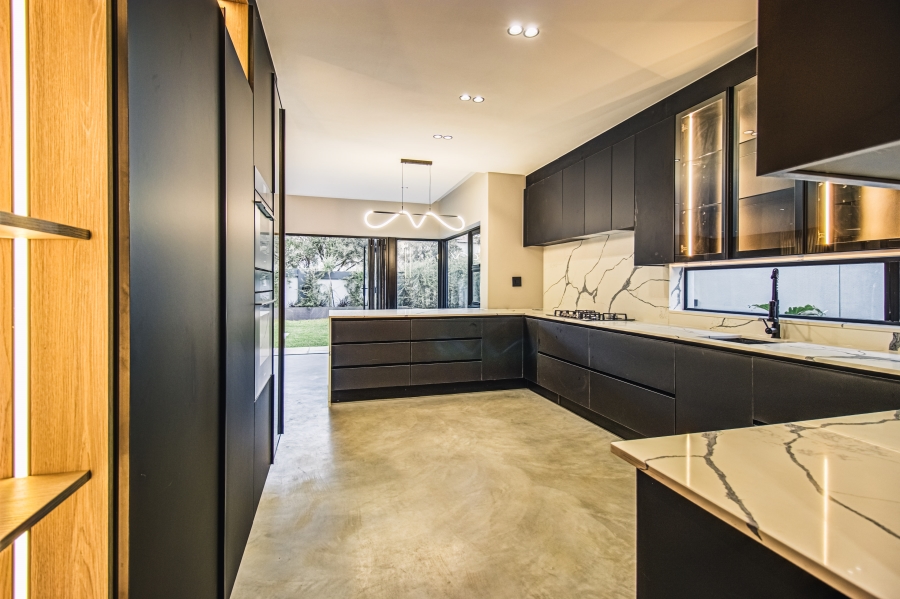 4 Bedroom Property for Sale in Parkhaven Gauteng