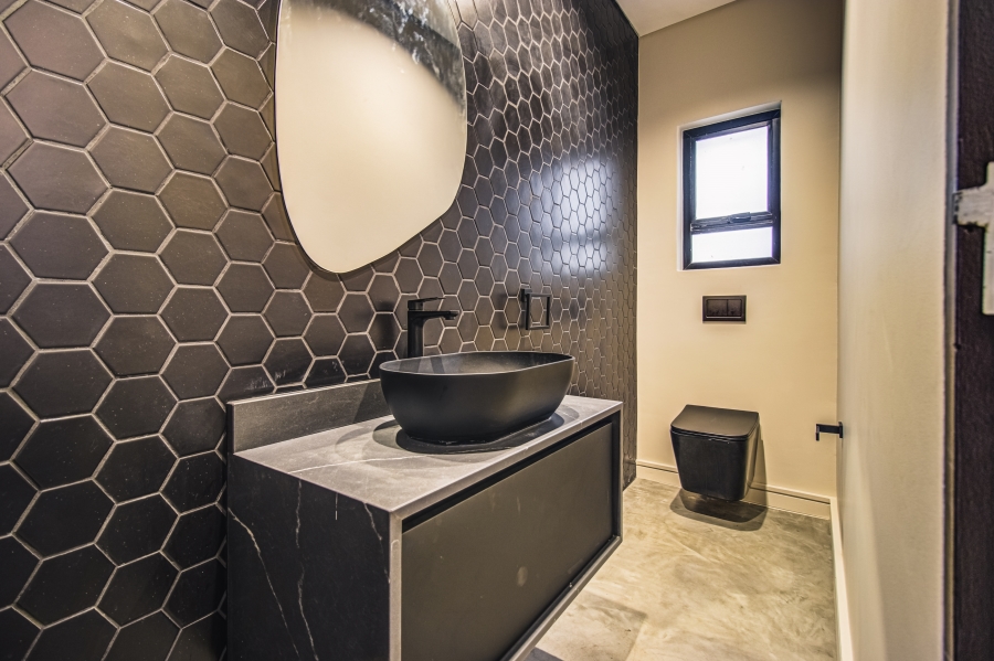 4 Bedroom Property for Sale in Parkhaven Gauteng
