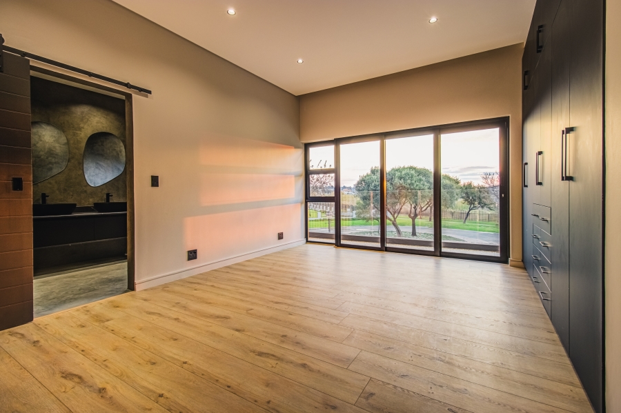 4 Bedroom Property for Sale in Parkhaven Gauteng