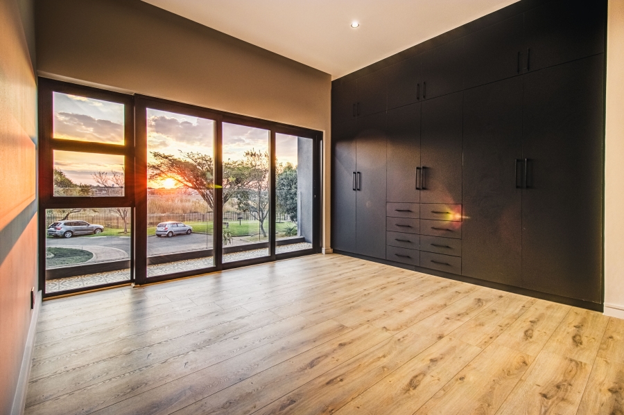 4 Bedroom Property for Sale in Parkhaven Gauteng