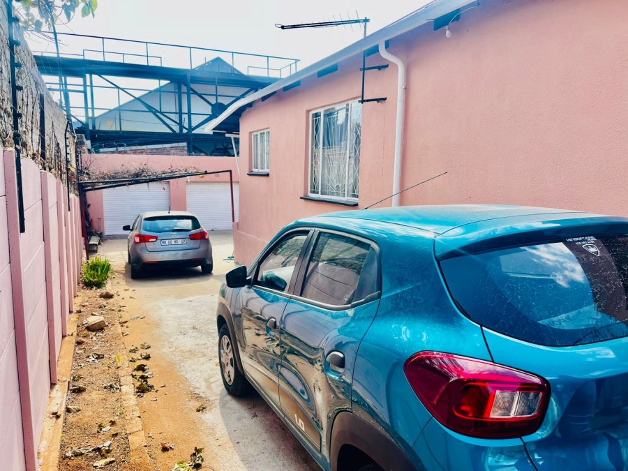 3 Bedroom Property for Sale in Lorentzville Gauteng