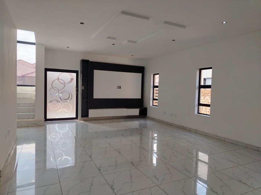 4 Bedroom Property for Sale in Parkrand Gauteng