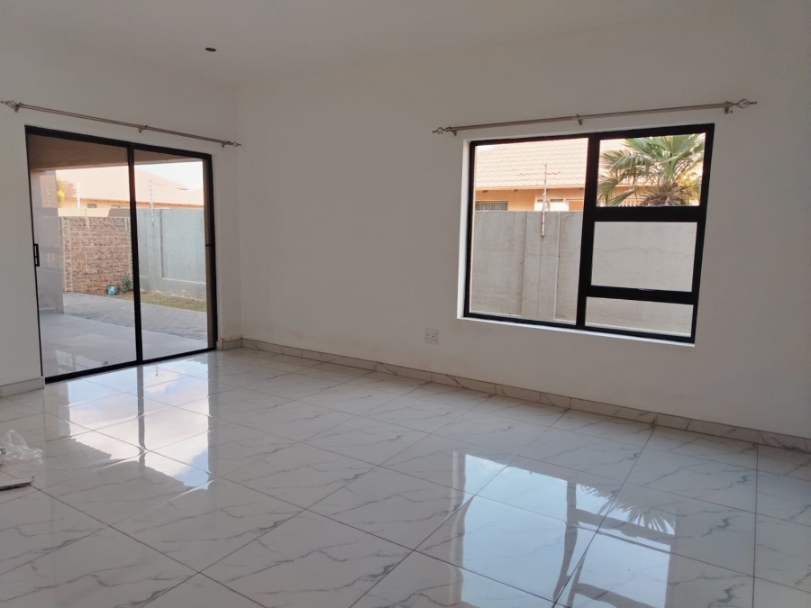 To Let 4 Bedroom Property for Rent in Parkrand Gauteng