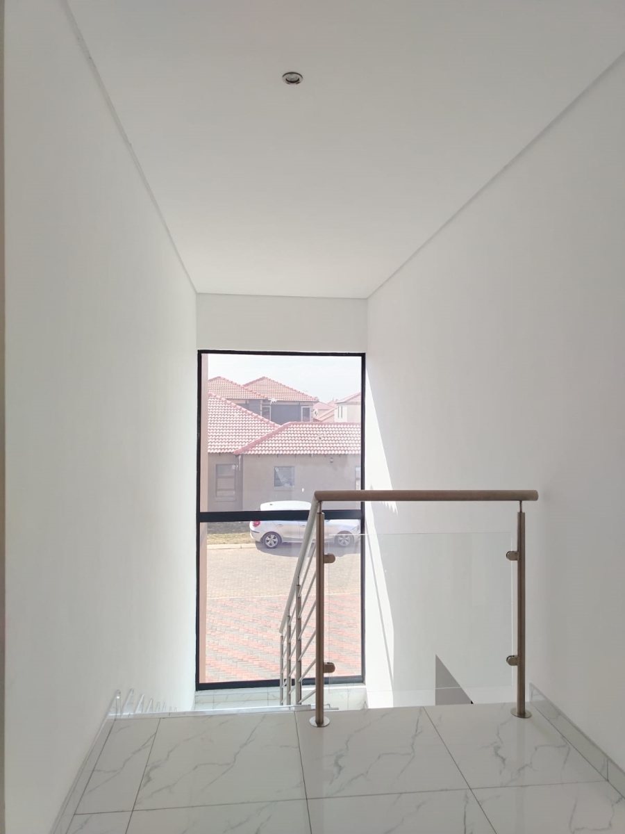 To Let 4 Bedroom Property for Rent in Parkrand Gauteng