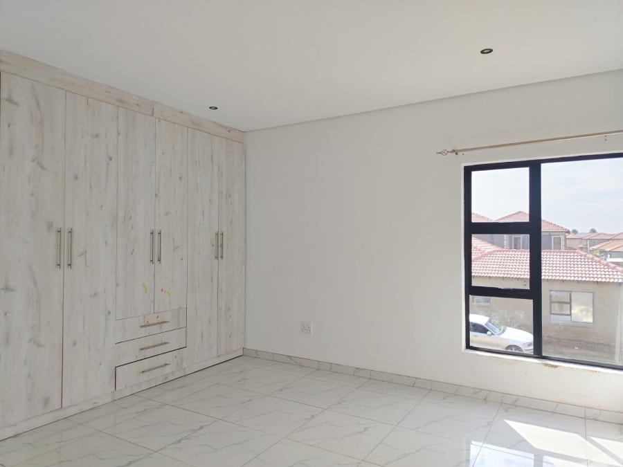 To Let 4 Bedroom Property for Rent in Parkrand Gauteng