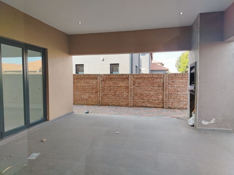 To Let 4 Bedroom Property for Rent in Parkrand Gauteng
