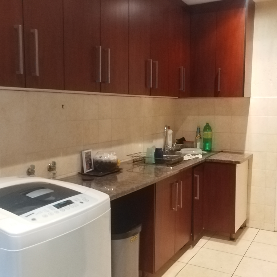 To Let 7 Bedroom Property for Rent in Mondeor Gauteng