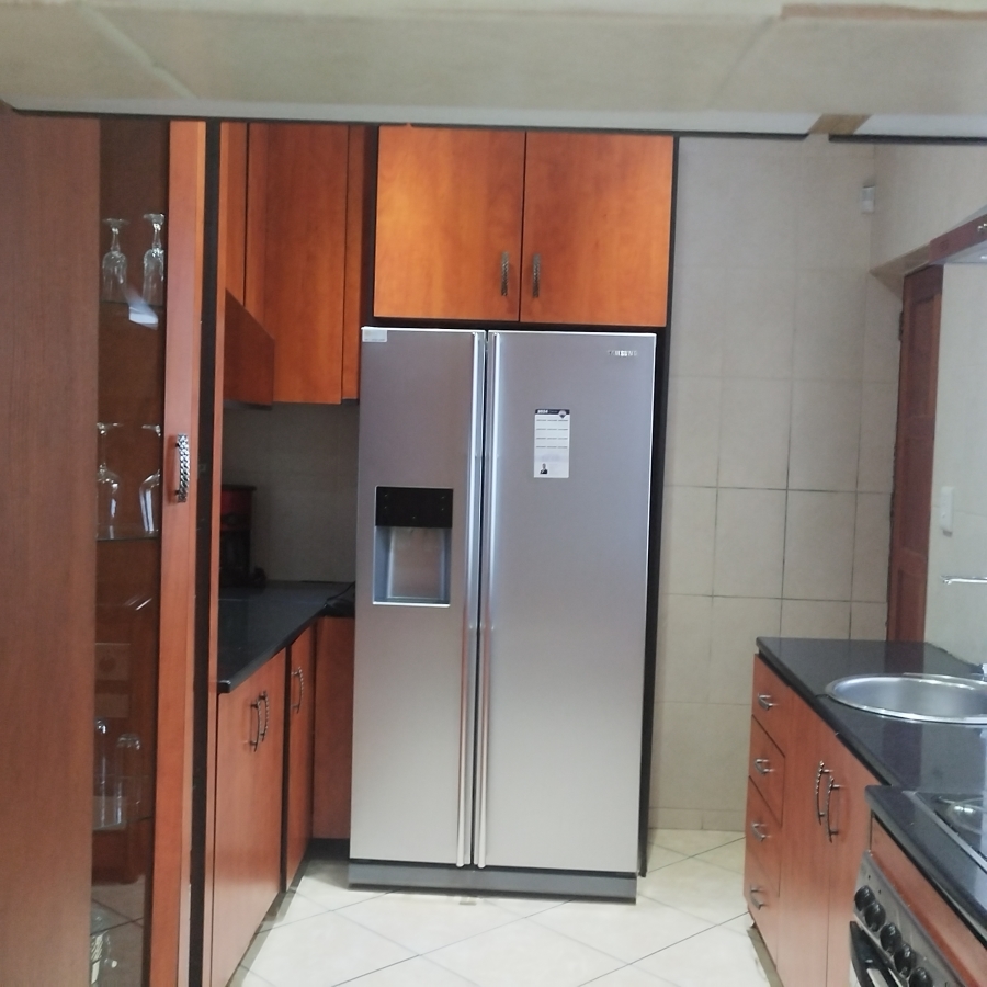 To Let 7 Bedroom Property for Rent in Mondeor Gauteng