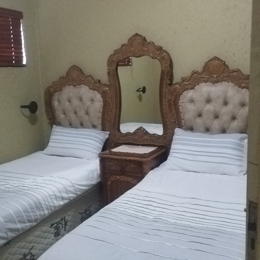 To Let 7 Bedroom Property for Rent in Mondeor Gauteng