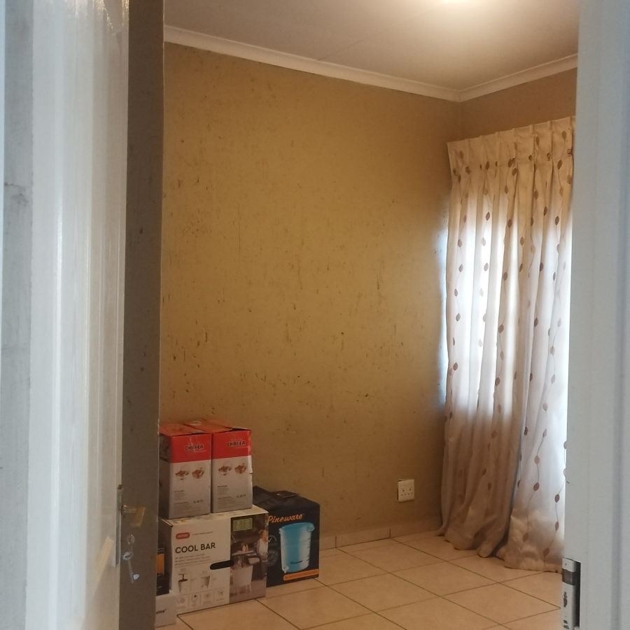 To Let 7 Bedroom Property for Rent in Mondeor Gauteng