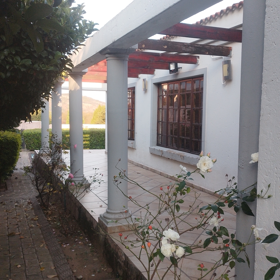 To Let 7 Bedroom Property for Rent in Mondeor Gauteng