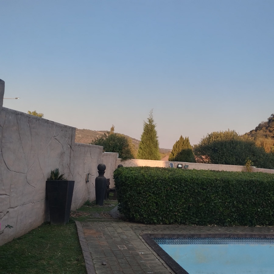 To Let 7 Bedroom Property for Rent in Mondeor Gauteng