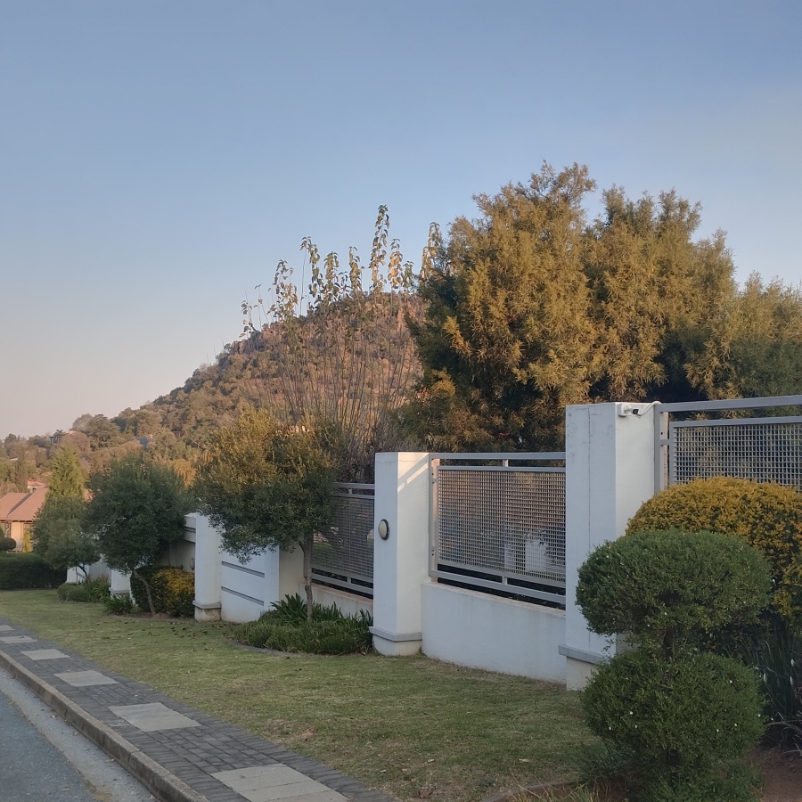 To Let 7 Bedroom Property for Rent in Mondeor Gauteng