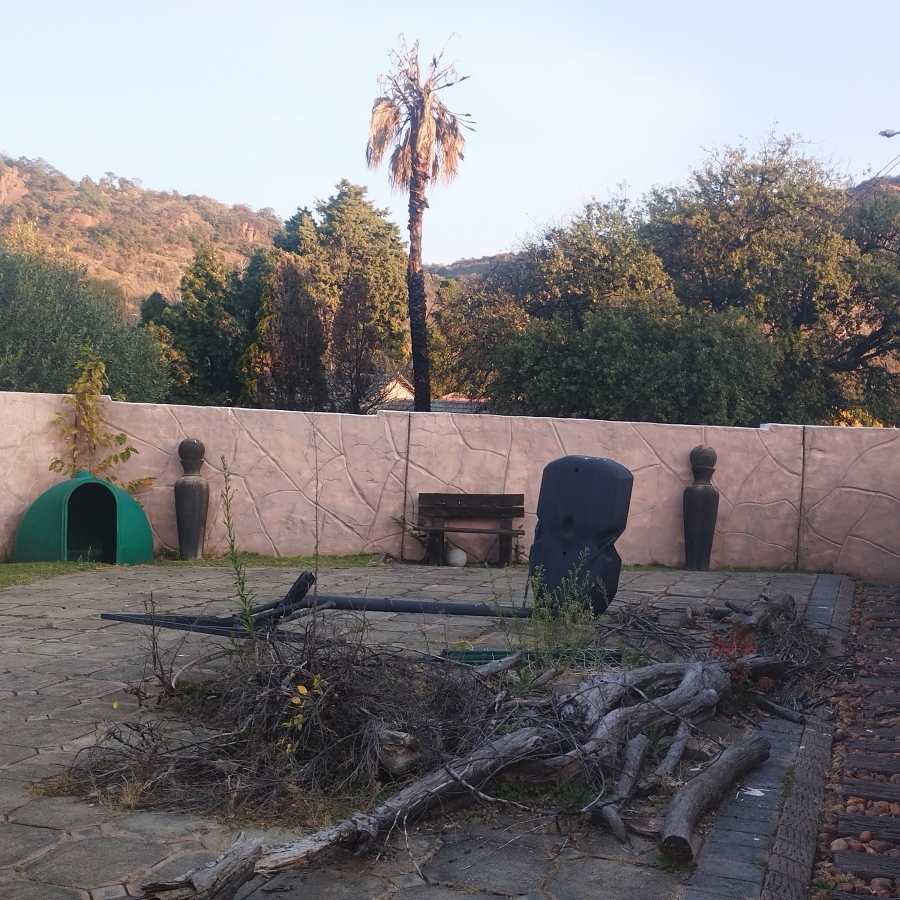 To Let 7 Bedroom Property for Rent in Mondeor Gauteng