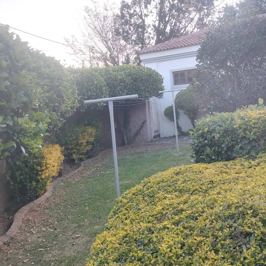 To Let 7 Bedroom Property for Rent in Mondeor Gauteng