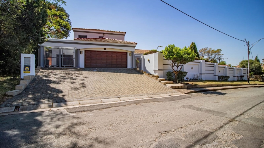 To Let 7 Bedroom Property for Rent in Mondeor Gauteng