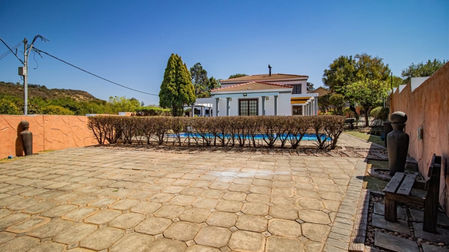To Let 7 Bedroom Property for Rent in Mondeor Gauteng