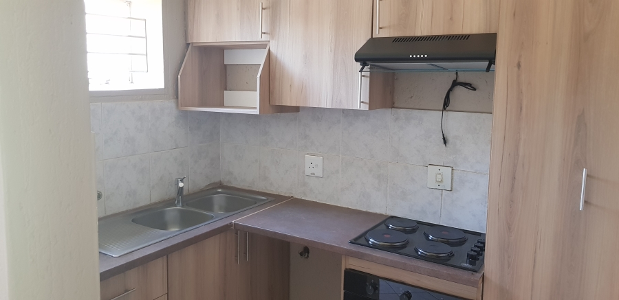 To Let 3 Bedroom Property for Rent in Mulbarton Gauteng