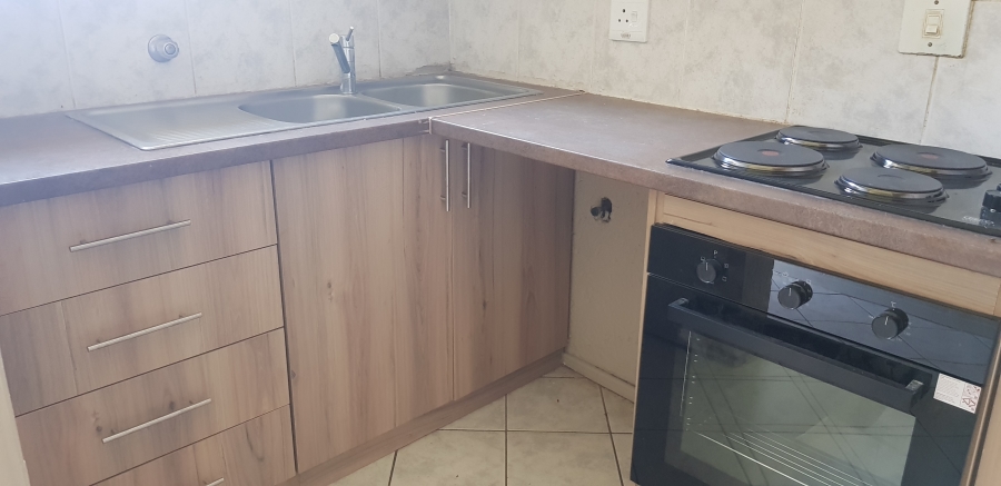 To Let 3 Bedroom Property for Rent in Mulbarton Gauteng