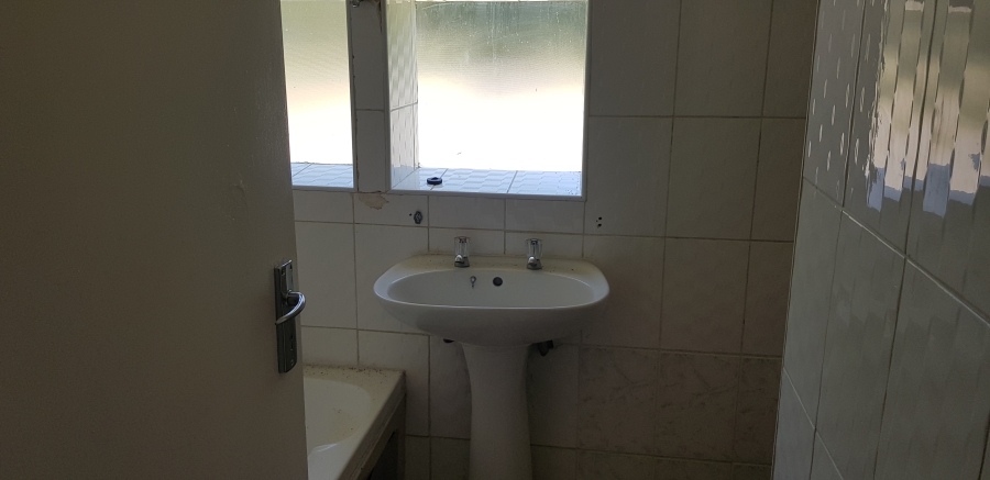 To Let 3 Bedroom Property for Rent in Mulbarton Gauteng