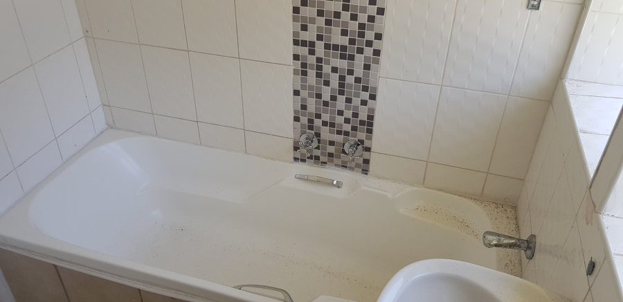 To Let 3 Bedroom Property for Rent in Mulbarton Gauteng