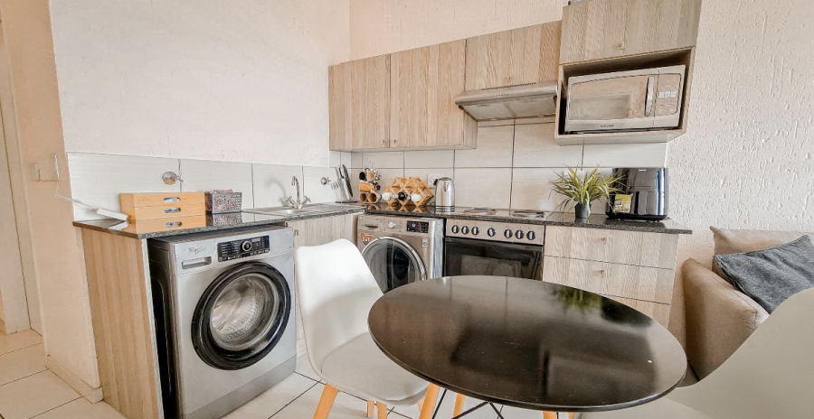 To Let 2 Bedroom Property for Rent in Paulshof Gauteng