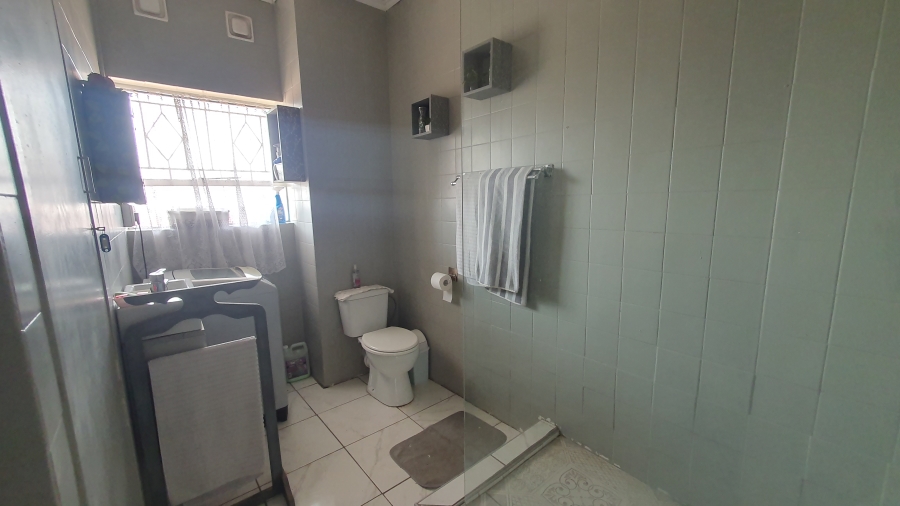 2 Bedroom Property for Sale in Verwoerdpark Gauteng