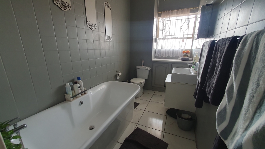 2 Bedroom Property for Sale in Verwoerdpark Gauteng