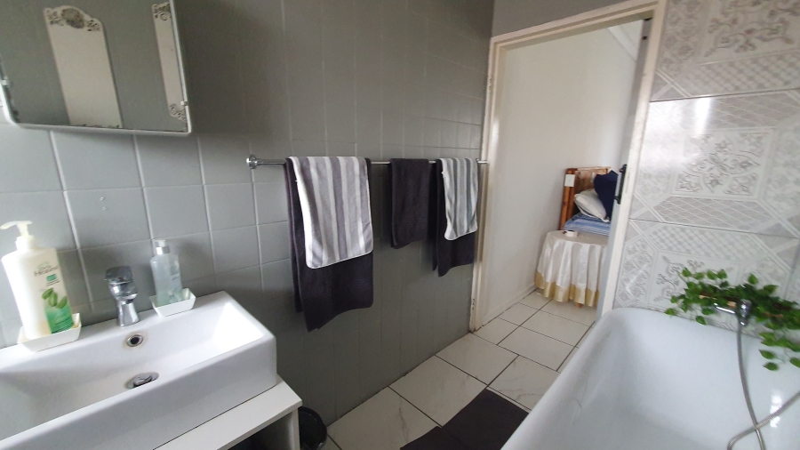 2 Bedroom Property for Sale in Verwoerdpark Gauteng