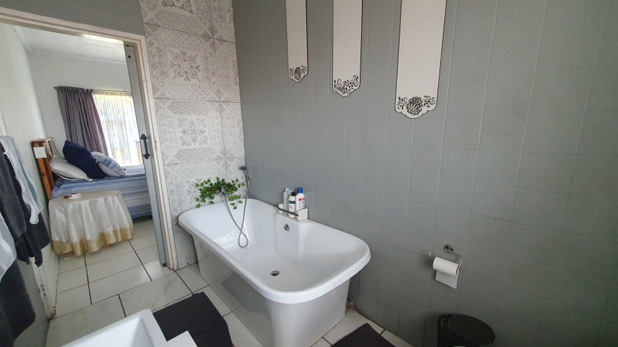 2 Bedroom Property for Sale in Verwoerdpark Gauteng