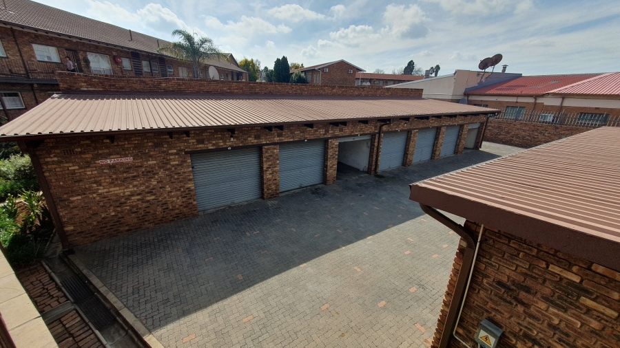 2 Bedroom Property for Sale in Verwoerdpark Gauteng