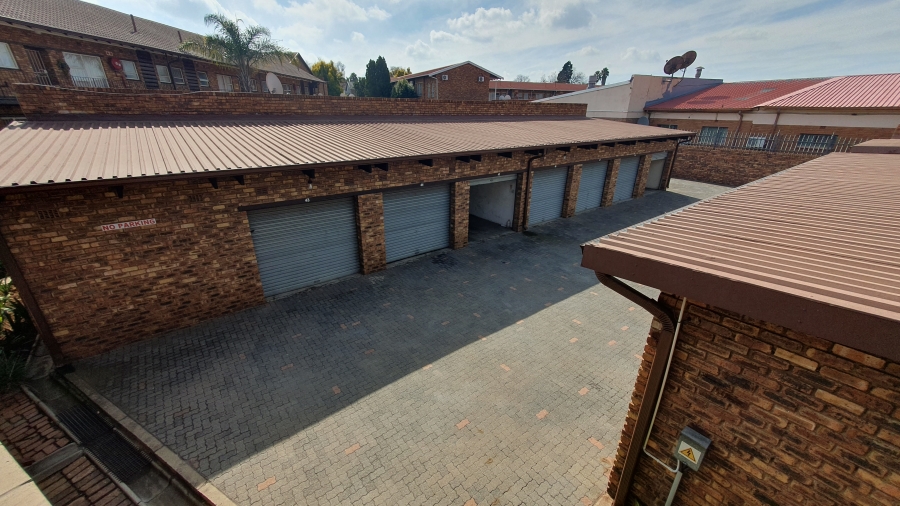 2 Bedroom Property for Sale in Verwoerdpark Gauteng