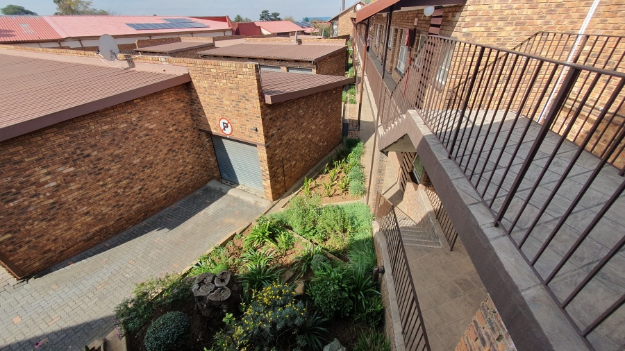 2 Bedroom Property for Sale in Verwoerdpark Gauteng