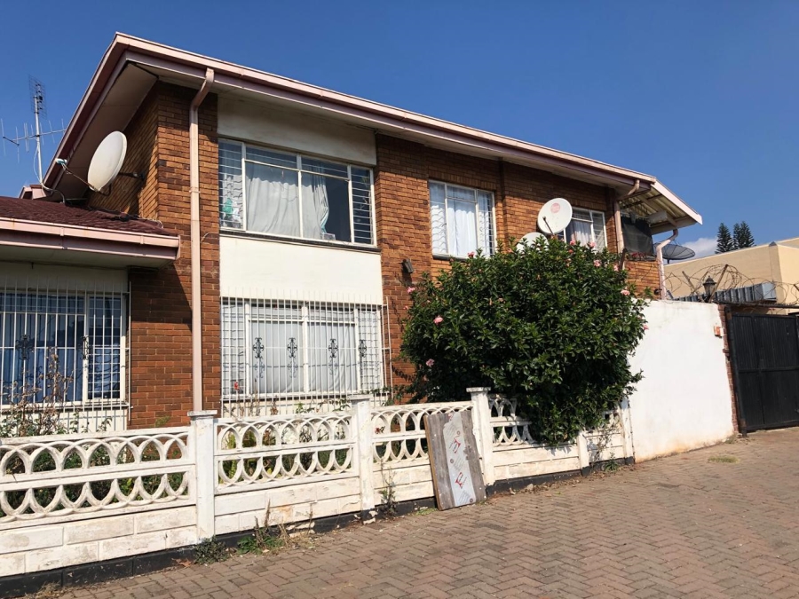 4 Bedroom Property for Sale in Laudium Gauteng