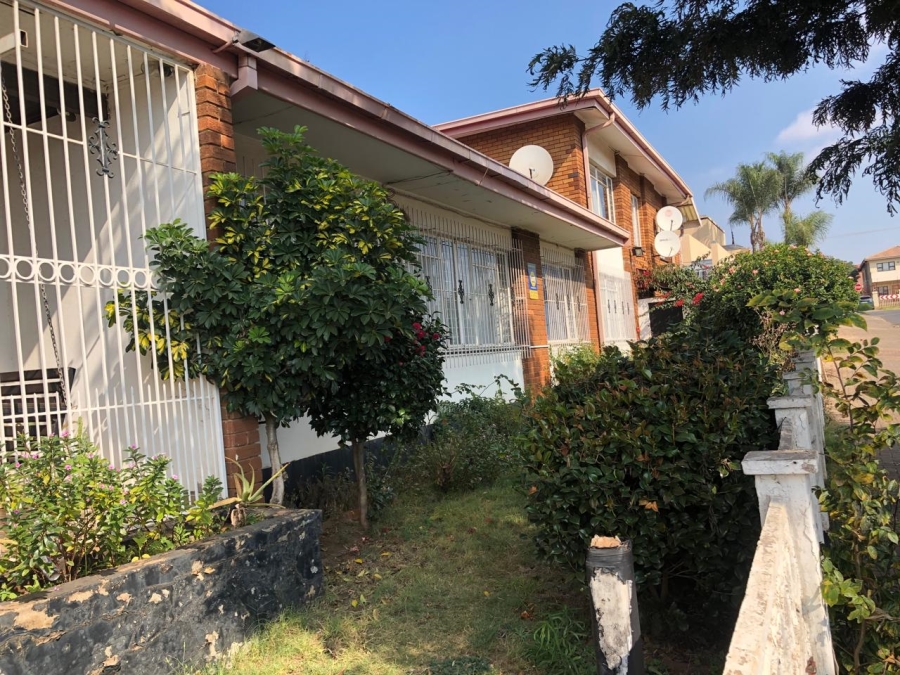 4 Bedroom Property for Sale in Laudium Gauteng