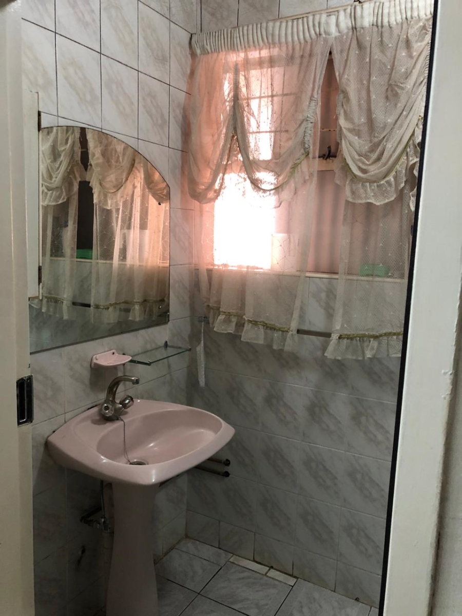 4 Bedroom Property for Sale in Laudium Gauteng